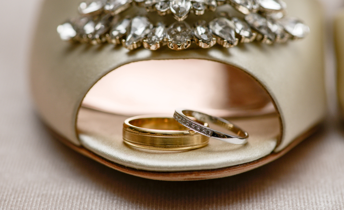 Montreal wedding photographer captures Italian wedding couple at Montreal venue