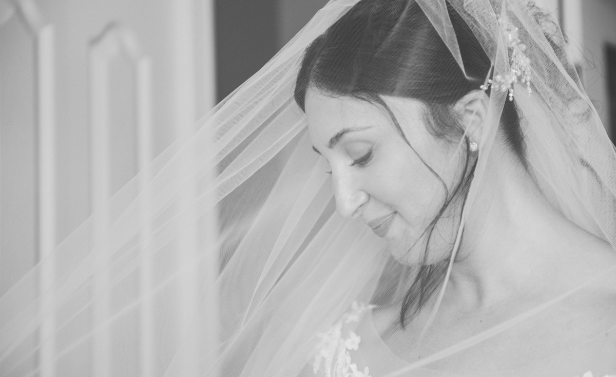 Montreal wedding photographer captures Italian wedding couple at Montreal venue