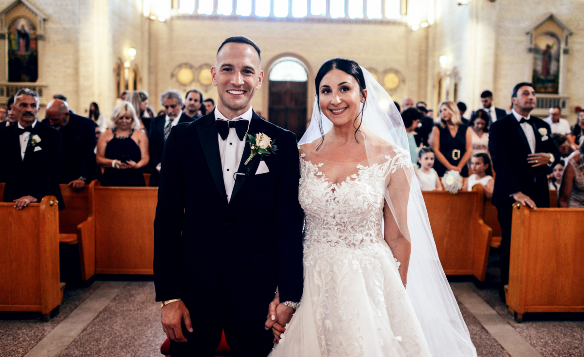Montreal wedding photographer captures Italian wedding couple at Montreal venue