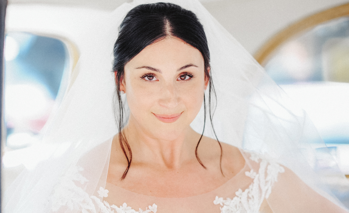 Montreal wedding photographer captures Italian wedding couple at Montreal venue