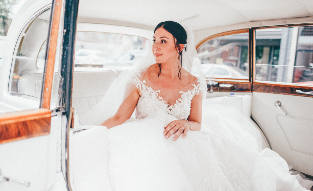 Montreal wedding photographer captures Italian wedding couple at Montreal venue