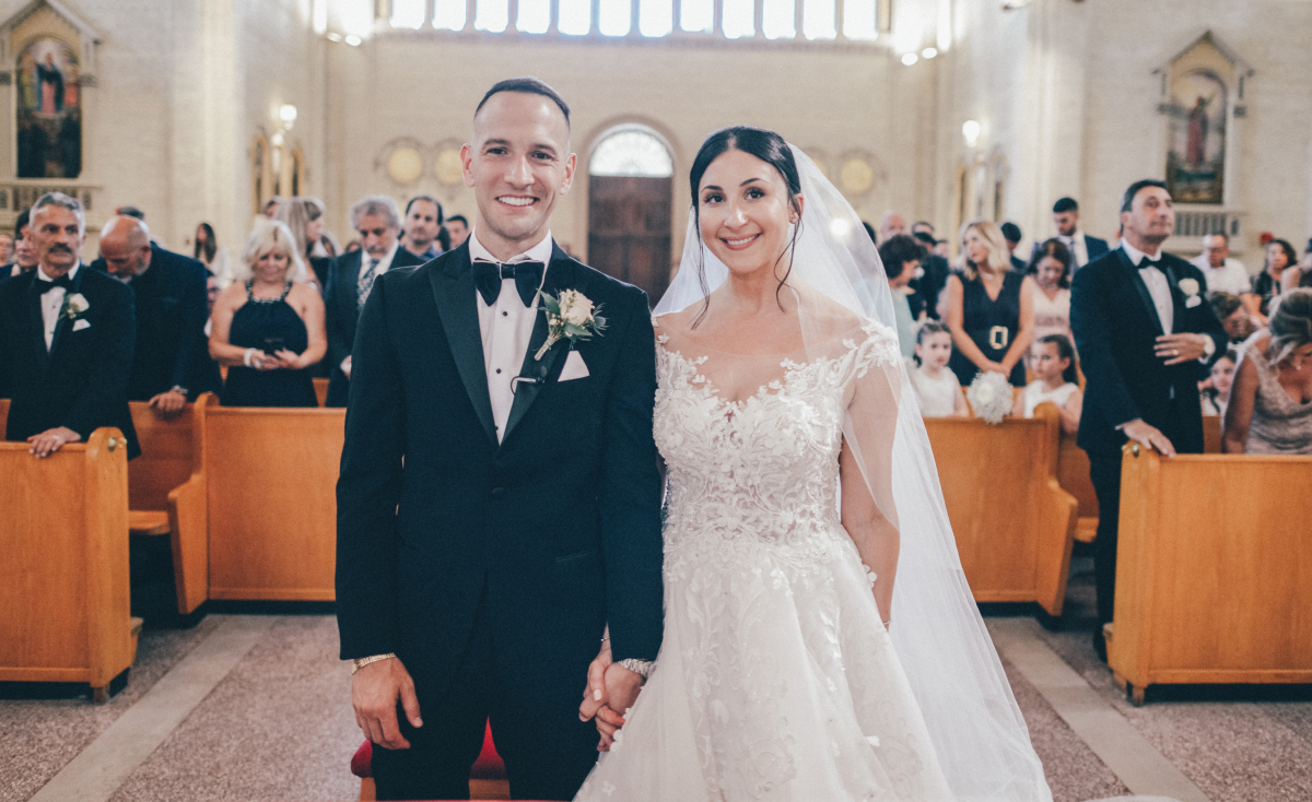 Montreal wedding photographer captures Italian wedding couple at Montreal venue