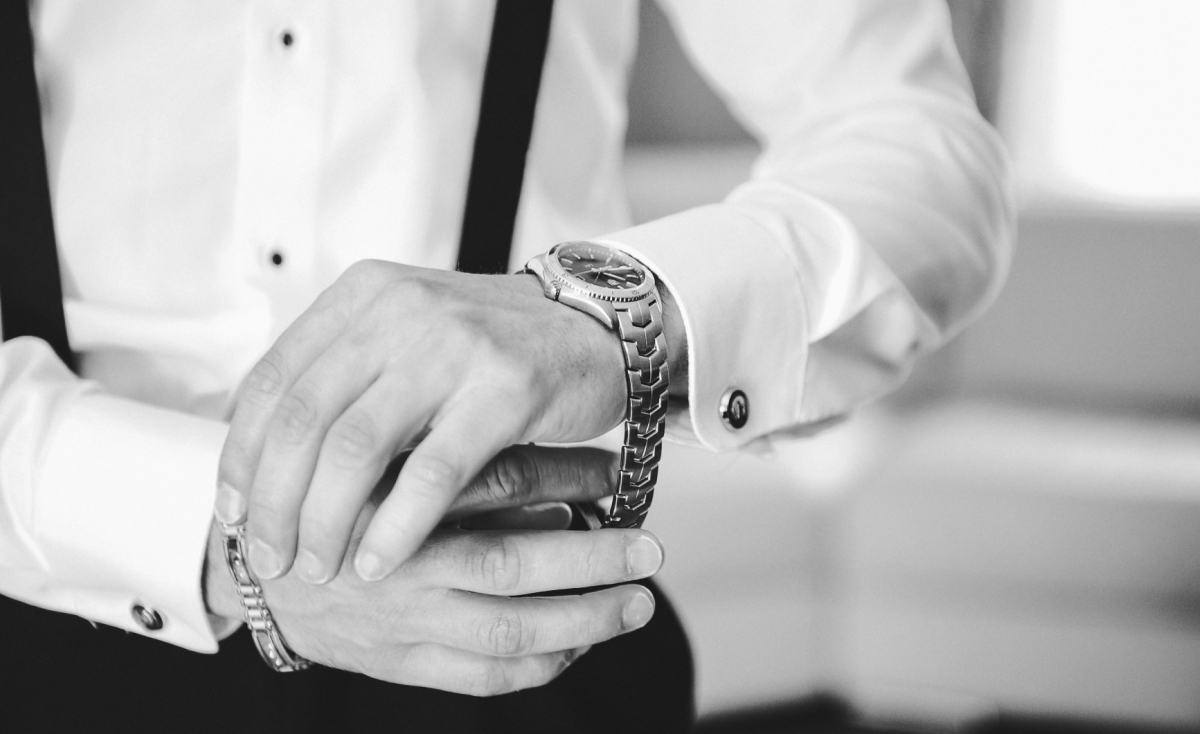 Montreal wedding photographer captures Italian wedding couple at Montreal venue